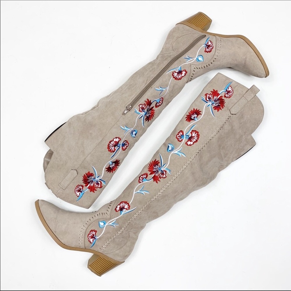 Women's Cowboy Boots Sz 6.5 gray Suede Embroidered OTK Boots